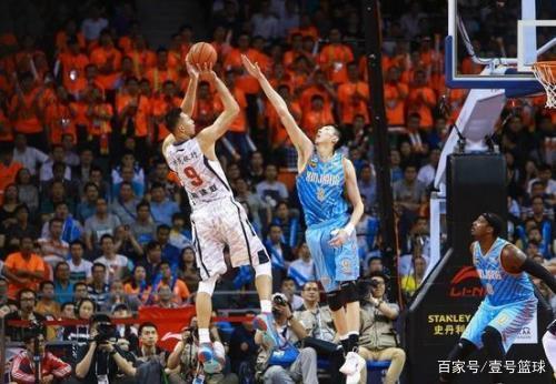 现极为抢眼 现极为抢眼